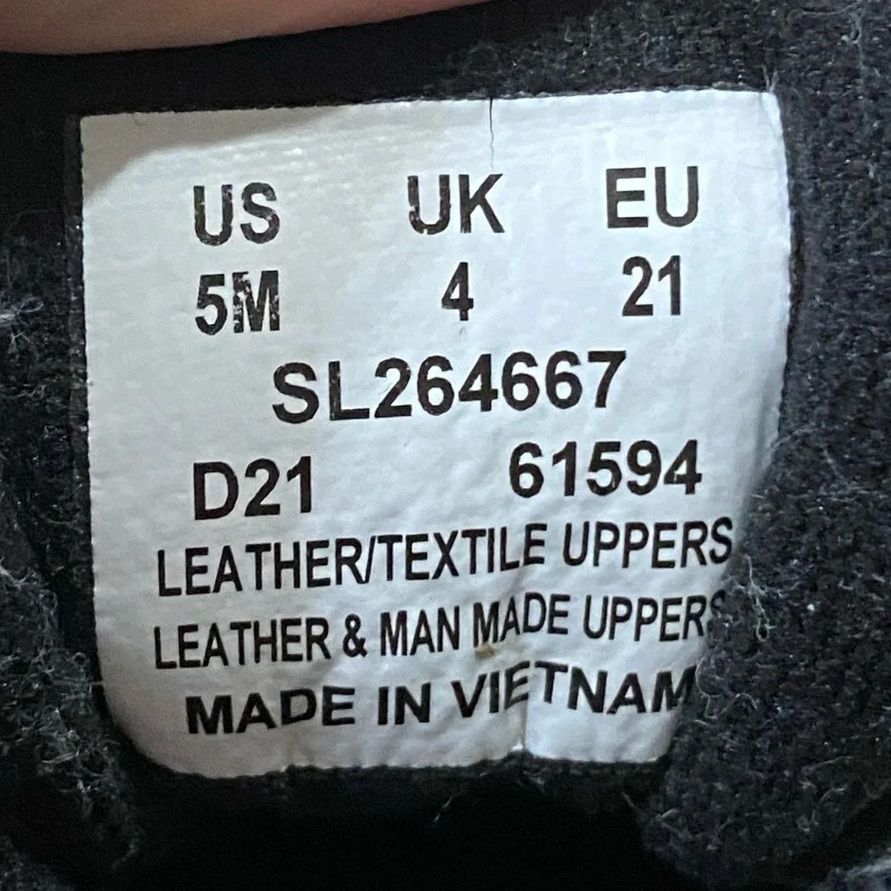 Saucony Sneakers Black - Toddler Size 5 - Picture 5 of 6